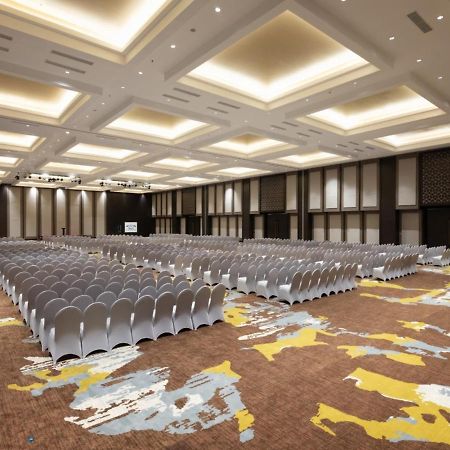 Aston Gresik Hotel & Conference Center Екстер'єр фото