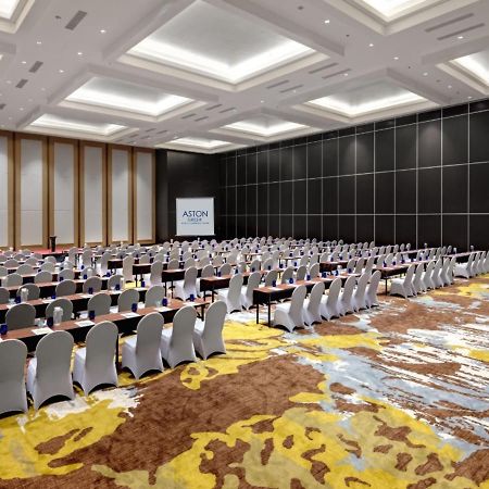 Aston Gresik Hotel & Conference Center Екстер'єр фото