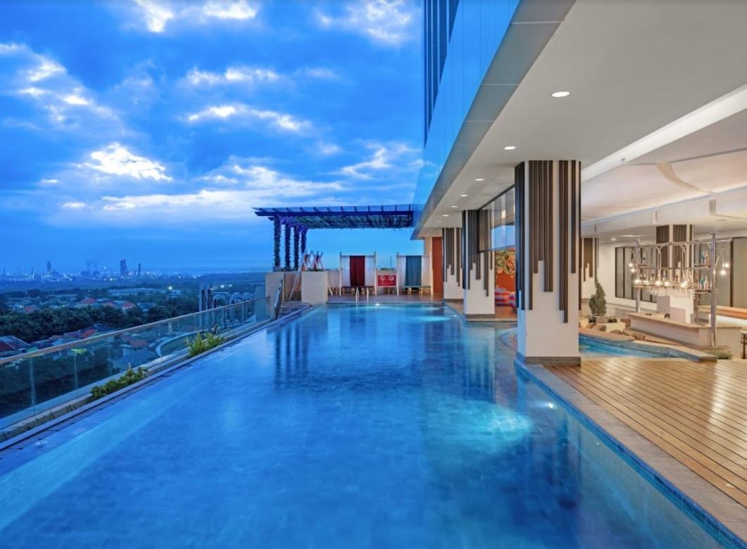 Aston Gresik Hotel & Conference Center Екстер'єр фото