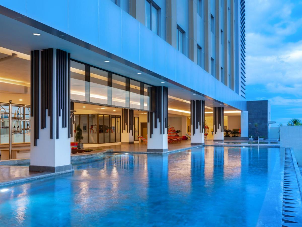 Aston Gresik Hotel & Conference Center Екстер'єр фото