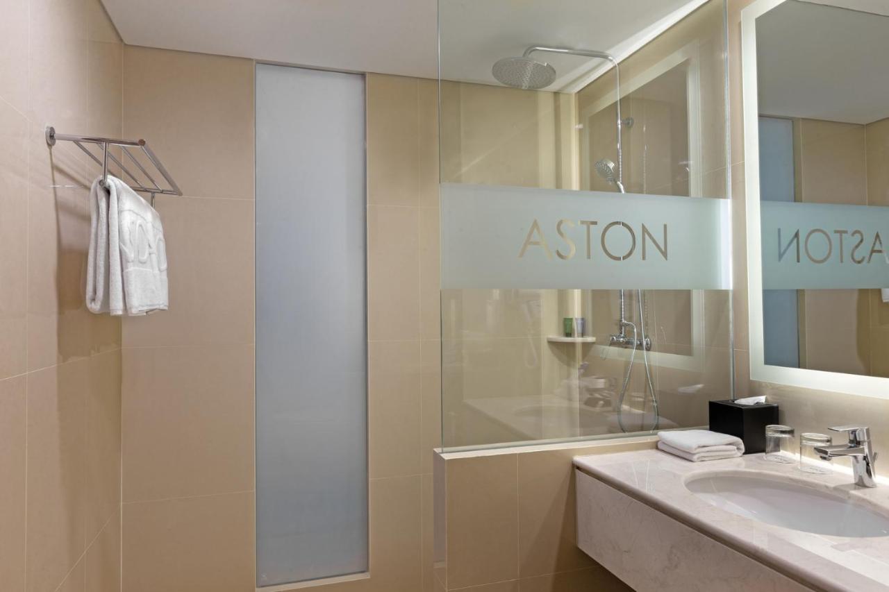 Aston Gresik Hotel & Conference Center Екстер'єр фото