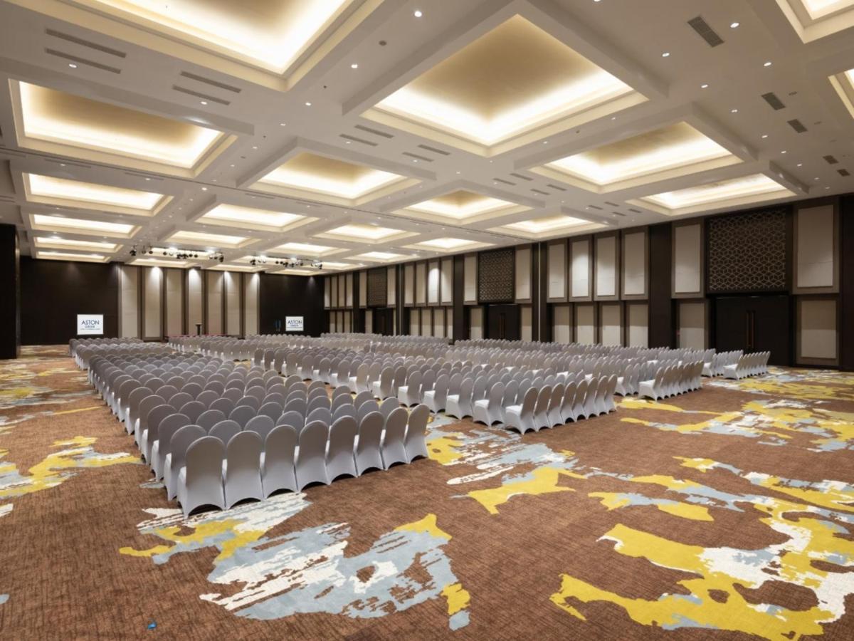 Aston Gresik Hotel & Conference Center Екстер'єр фото