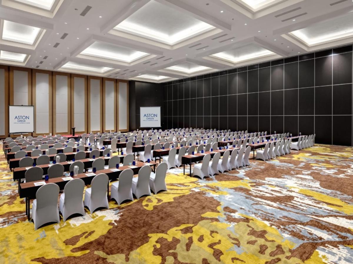 Aston Gresik Hotel & Conference Center Екстер'єр фото