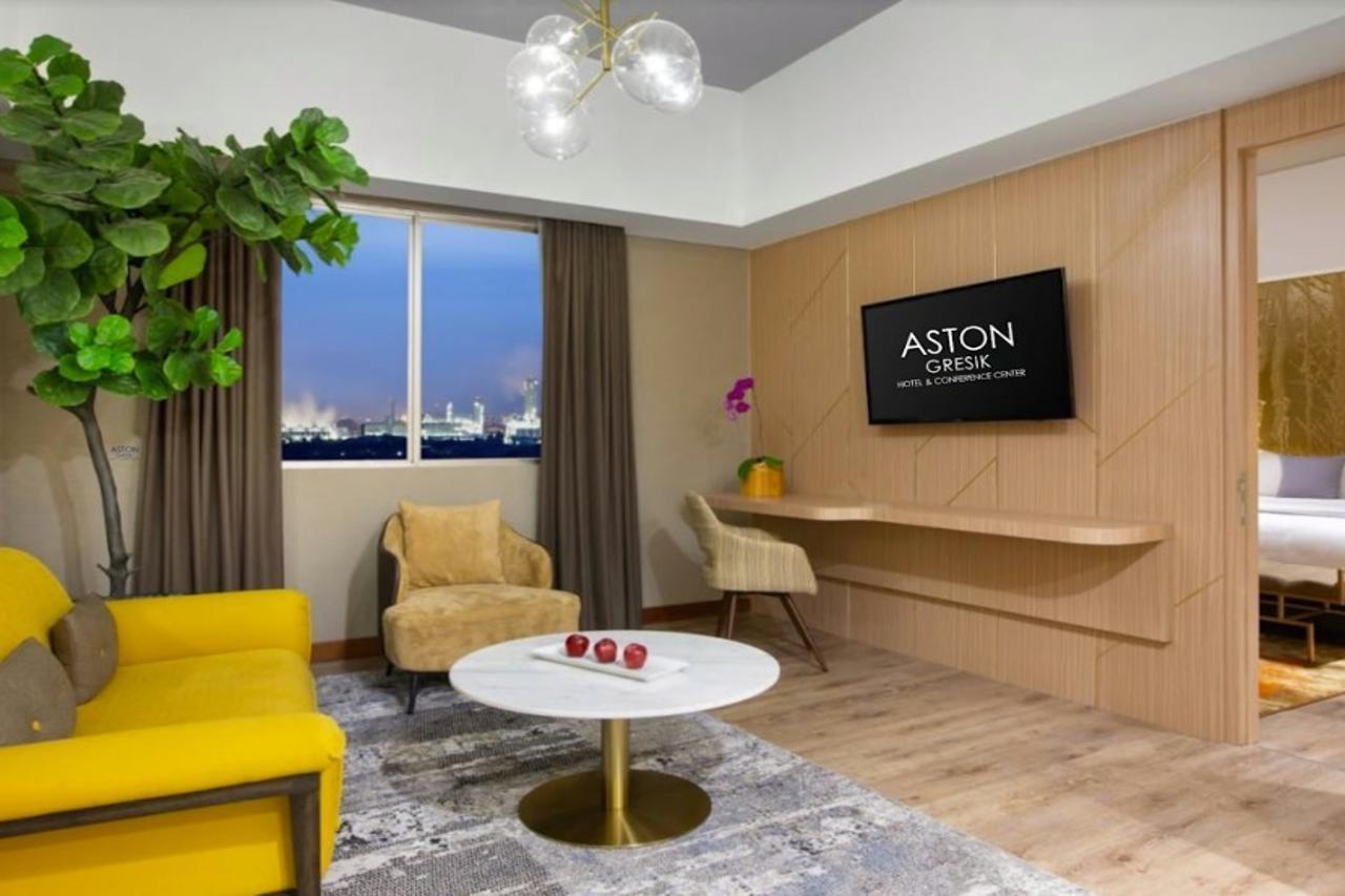 Aston Gresik Hotel & Conference Center Екстер'єр фото