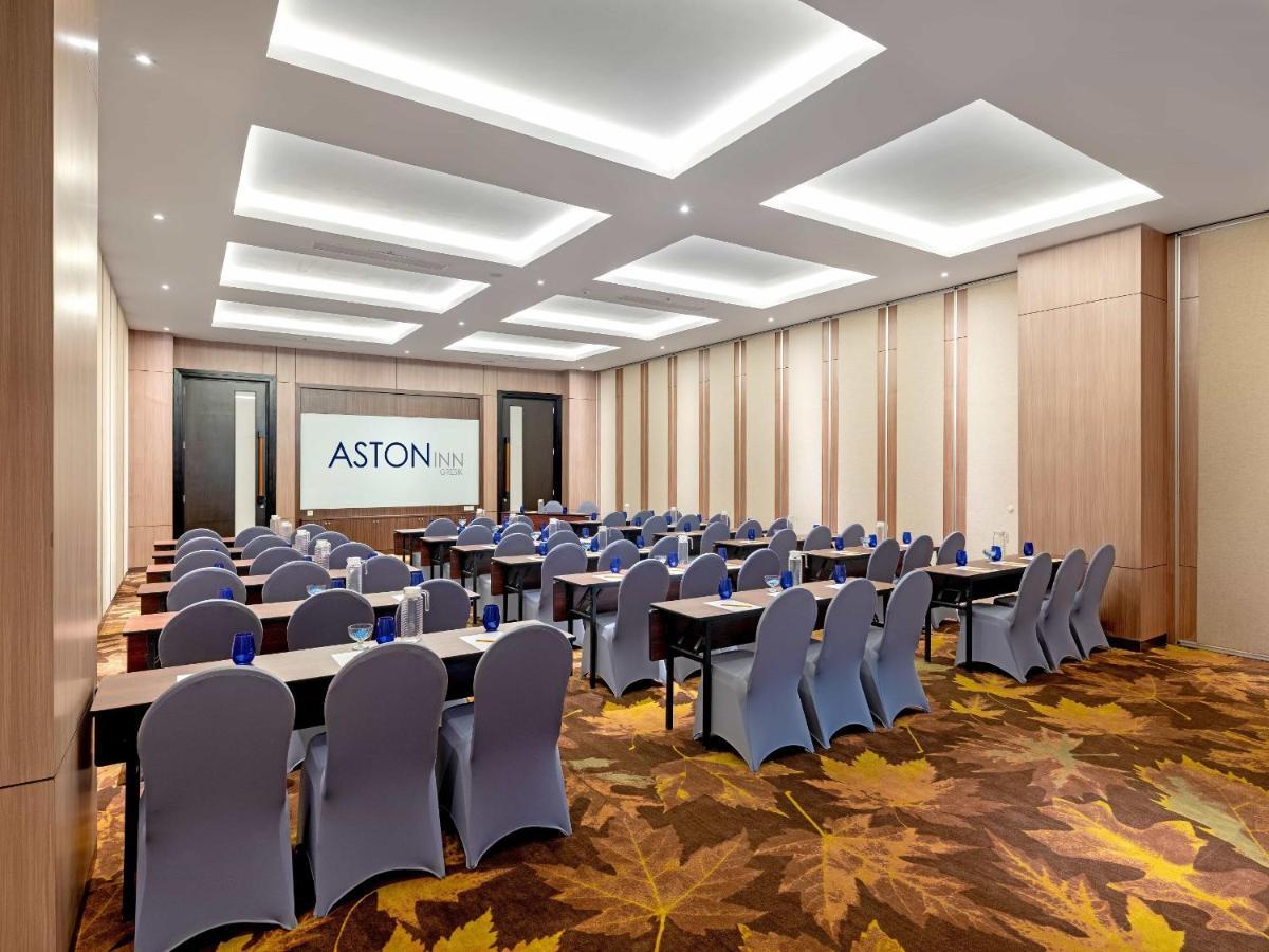 Aston Gresik Hotel & Conference Center Екстер'єр фото