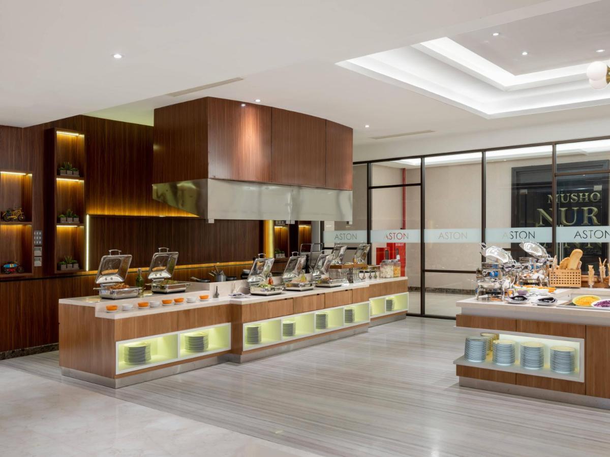 Aston Gresik Hotel & Conference Center Екстер'єр фото