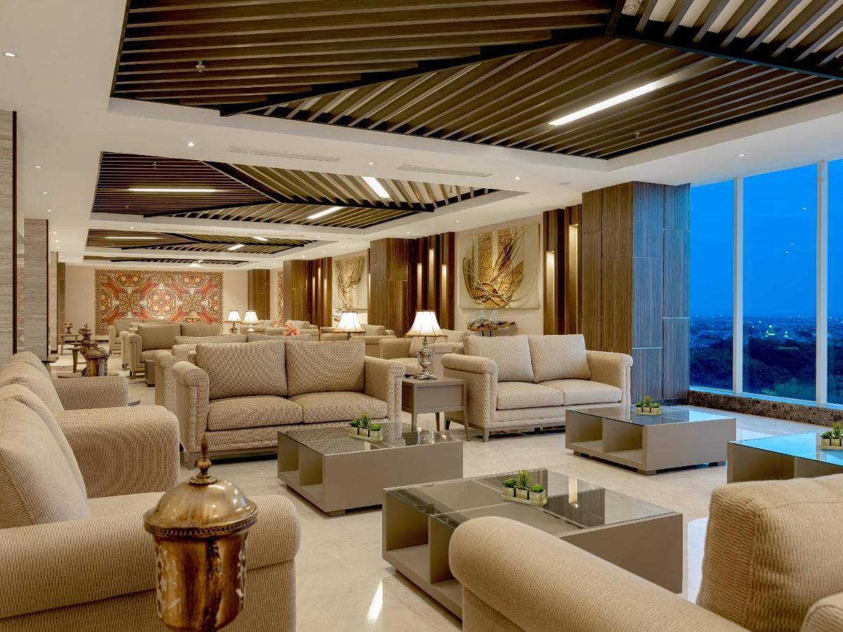 Aston Gresik Hotel & Conference Center Екстер'єр фото