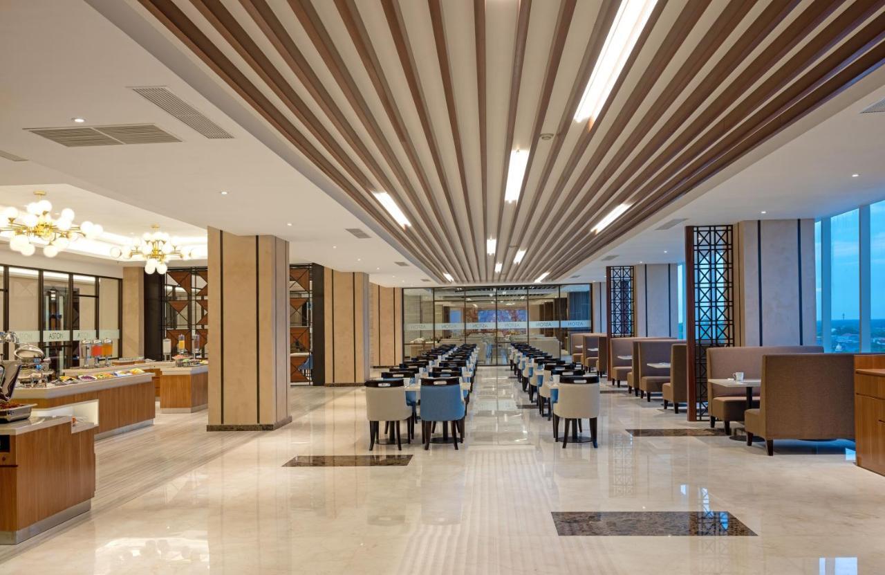 Aston Gresik Hotel & Conference Center Екстер'єр фото